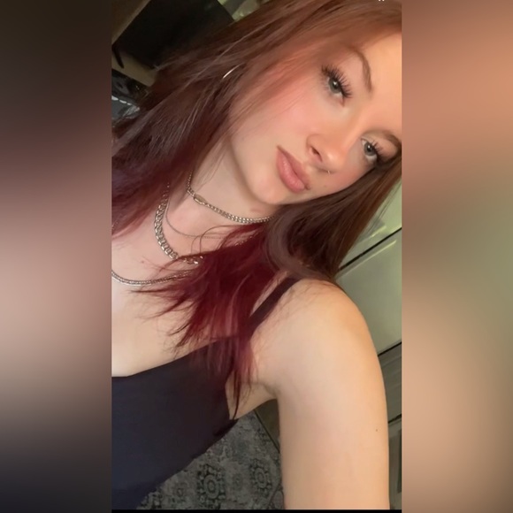 Meet your Posher, Alexis - Picture 4 of 7